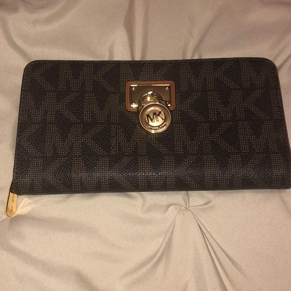 Michael Kors wallet